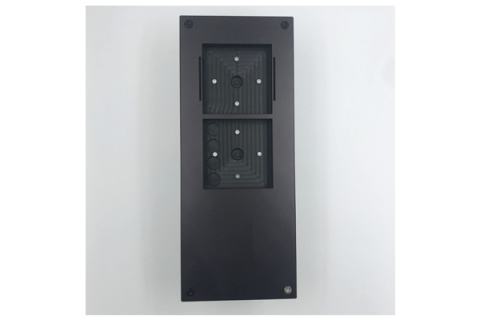 Montagekit Typ 3E für Loxone Intercom und CodeTouch sowie Zubehör – Schwarz Eloxiert EV6 / Ohne Namens-Gravur / Bereich geschlossen
