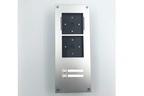 Montagekit Typ 3E für Loxone Intercom und CodeTouch sowie Zubehör – Hell Eloxiert EV1 / Ohne Namens-Gravur / 2 LED-Ruftasten